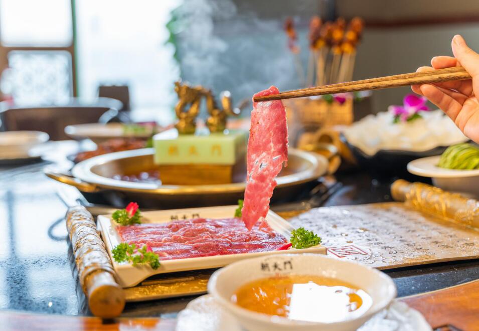 为什么明星都爱开火锅店？分析利润后就明白了！