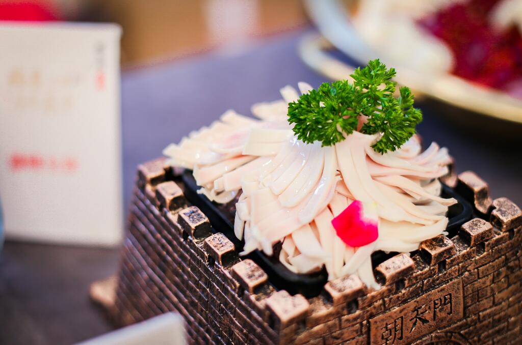 遵化开火锅加盟店，要遵循哪些市场规律？