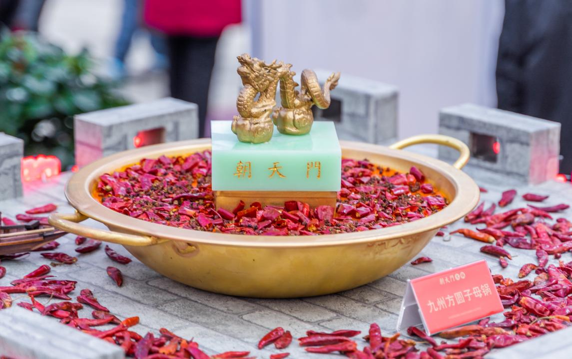 长江索道旅游打卡攻略，体验飞跃长江，品尝四川火锅！